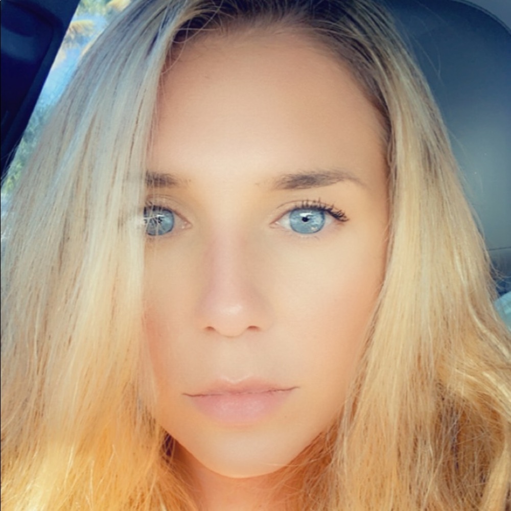 Meet your Posher, Brittney